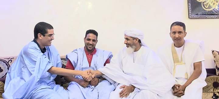 صورة وساطة تنهي الخلاف بين ولد لبات وولد الوالد