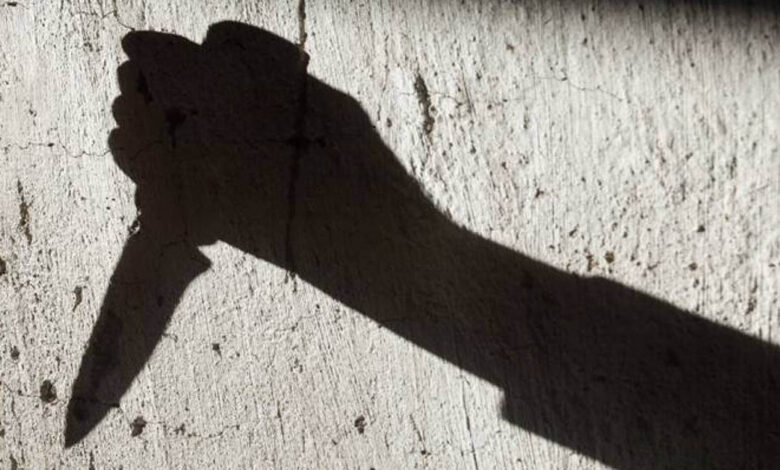 صورة وفاة شاب طعنا بسكين من طرف مجهولين في مقاطعة لكصر