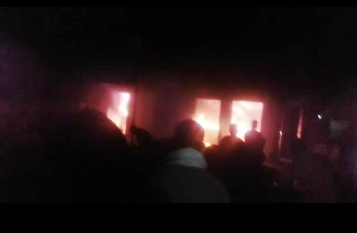 صورة حريق يلتهم محتويات متجر ومطعم في مقاطعة الرياض