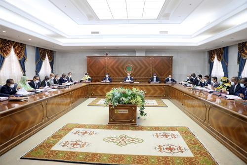 صورة مجلس الوزراء يعقد اجتماعه الأسبوعي في القصر الرئاسي