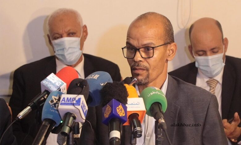 صورة دفاع الرئيس السابق: كان لدينا سجين واحد هو الرئيس السابق، وأصبحت لدينا أسرة كاملة مسجونة