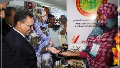 صورة وزيرة التشغيل تشارك في فعاليات النسخة الأولى من الأيام الوطنية للصناعة التقليدية الموريتانية