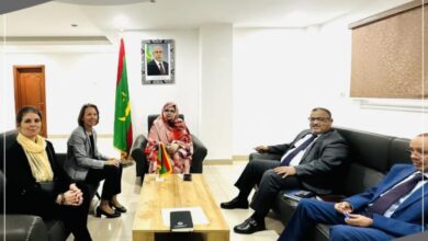 صورة وزيرة التشغيل تجري مباحثات مع السفيرة الألمانية لدى موريتانيا 