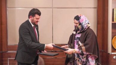 صورة توقيع برنامج تنفيذي للتعاون في مجال المؤسسات المصغرة والناشئة بين موريتانيا والجزائر